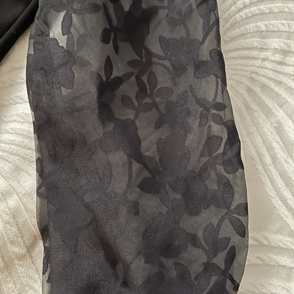 Vibe Sportswear See-through Mesh sheer Puff - Picture 7 of 8